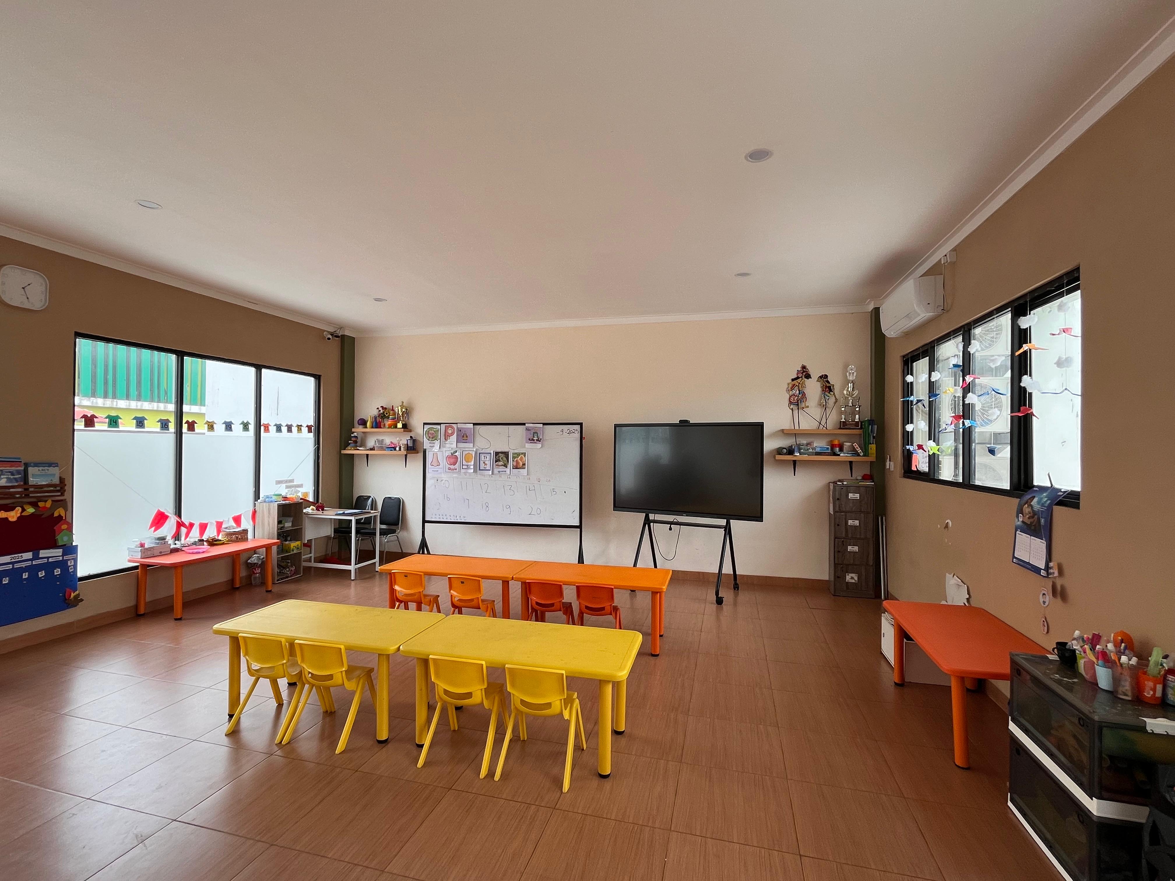 Ruang Kelas Modern - Fasilitas LH Education